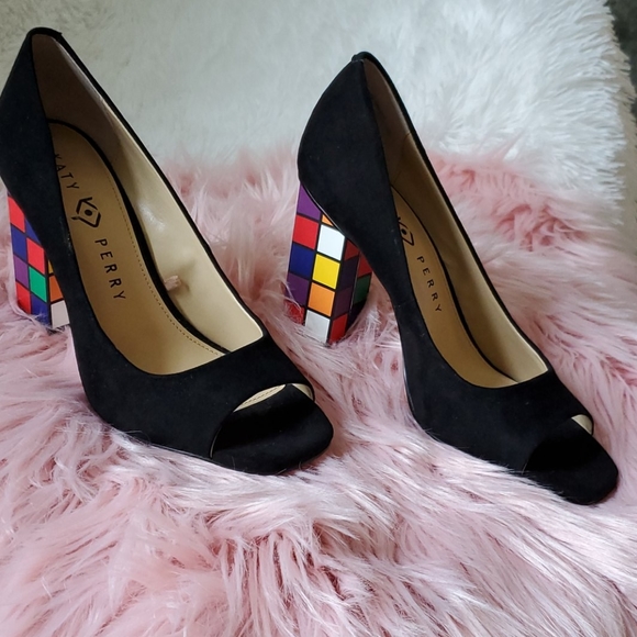 SUCH FUN and UNIQUE shoes by Katy Perry Caitlin Rubiks Cube Open Toe SZ 7.5 NEW! - Picture 2 of 8